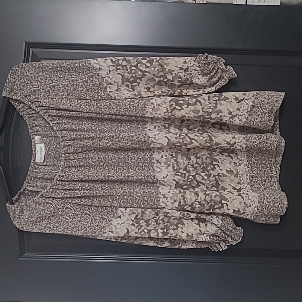 Avenue sheer top size 14/16
